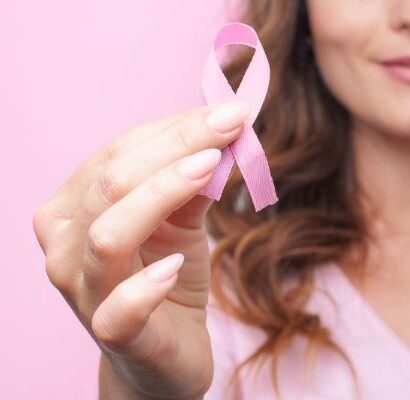 Scegli la prevenzione e salva la tua vita - Donna con fiocco rosa